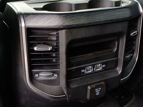 Used 2023 RAM 1500 Laramie AWD/4WD image 30