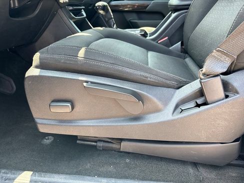 Used 2017 GMC Canyon SLE AWD/4WD image 11