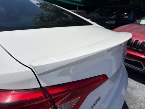 Used 2015 Hyundai Sonata SE w/ Option Group 09 FWD image 6