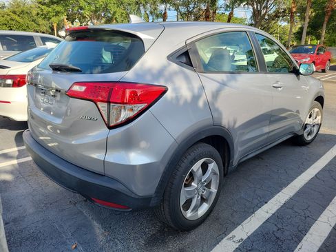 Certified 2021 Honda HR-V LX image 5