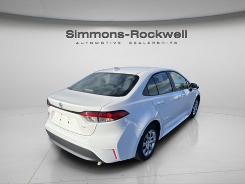 Used 2025 Toyota Corolla LE image 7