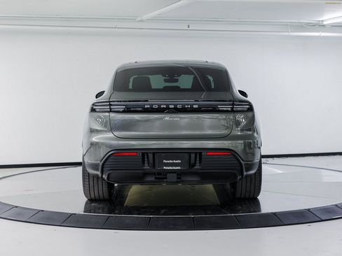 New 2025 Porsche Macan Electric image 6