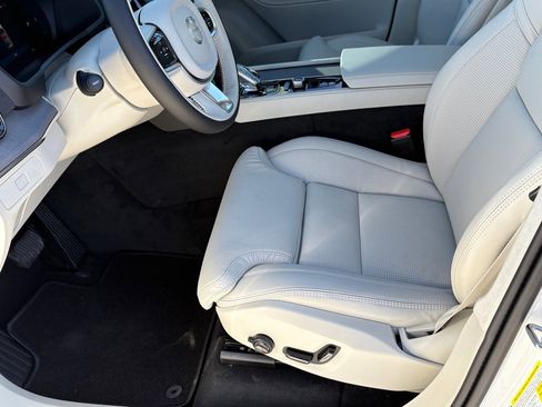 New 2026 Volvo XC90 B6 Ultra w/ Lounge Package image 20