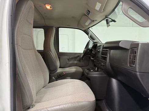 Used 2019 Chevrolet Express 3500 LS image 5