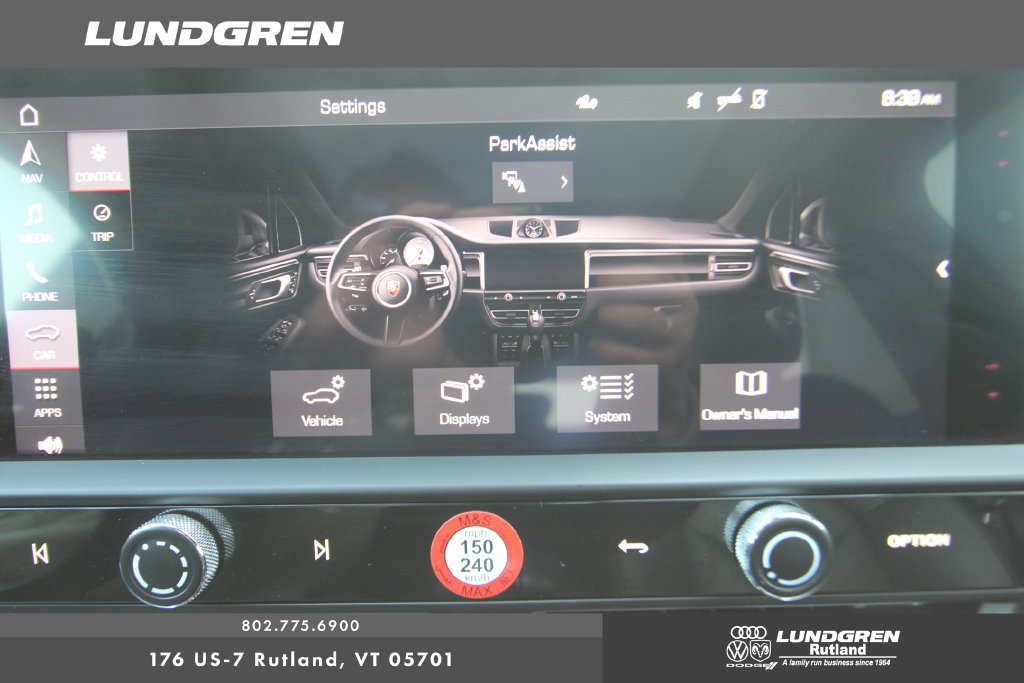 Used 2025 Porsche Macan AWD/4WD image 13