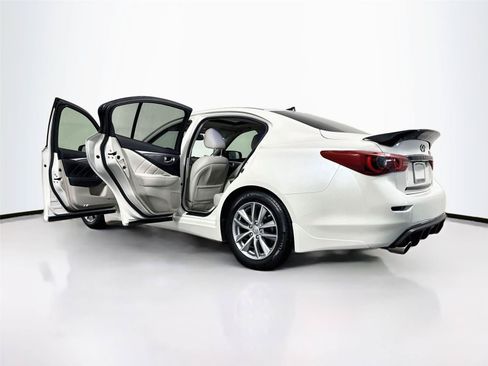 Used 2017 INFINITI Q50 3.0t Premium w/ Cargo Package (L95) RWD image 41