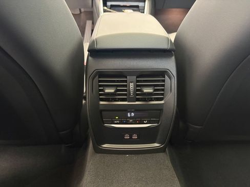 Used 2025 BMW 330i Sedan RWD image 12