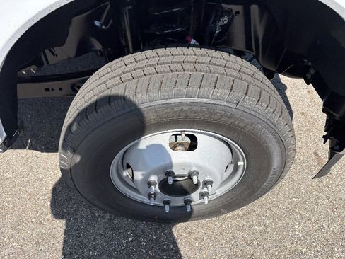 New 2026 Ford F350 XL w/ XL Chrome Package AWD/4WD image 12