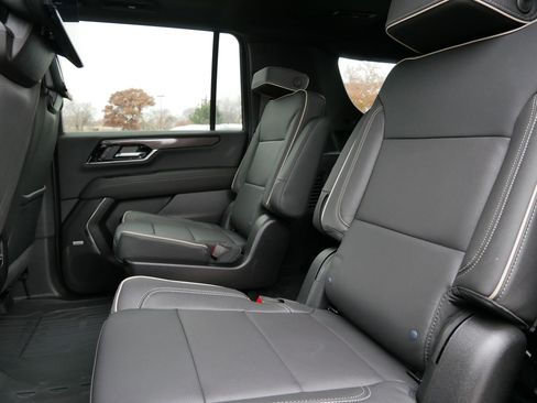 New 2026 GMC Yukon XL Elevation image 5