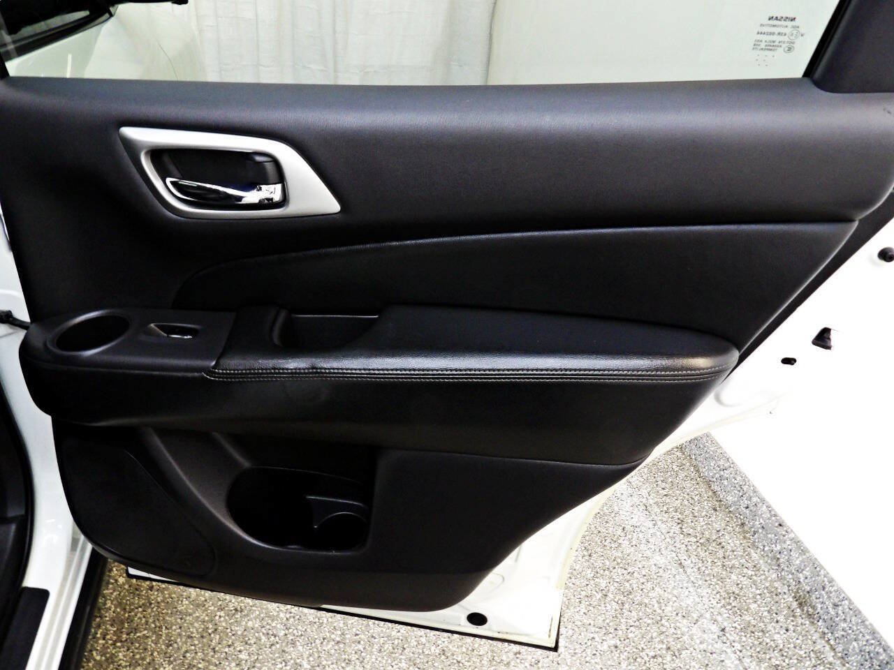 Used 2017 Nissan Pathfinder Platinum AWD/4WD image 13