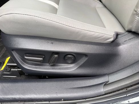 Used 2025 Toyota Camry SE w/ Convenience Package FWD image 23