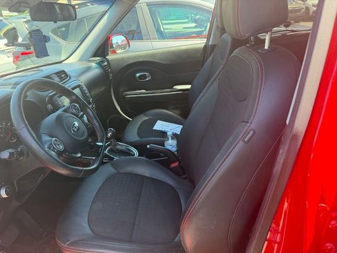 Used 2018 Kia Soul ! w/ Tech Package FWD image 7