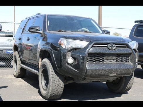 Used 2020 Toyota 4Runner SR5 AWD/4WD image 4