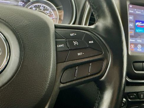 Used 2020 Jeep Cherokee Trailhawk w/ Cold Weather Group image 25