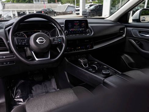 Used 2024 Nissan Rogue SV AWD/4WD image 16