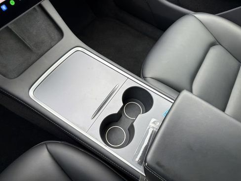 Used 2023 Tesla Model Y AWD image 19