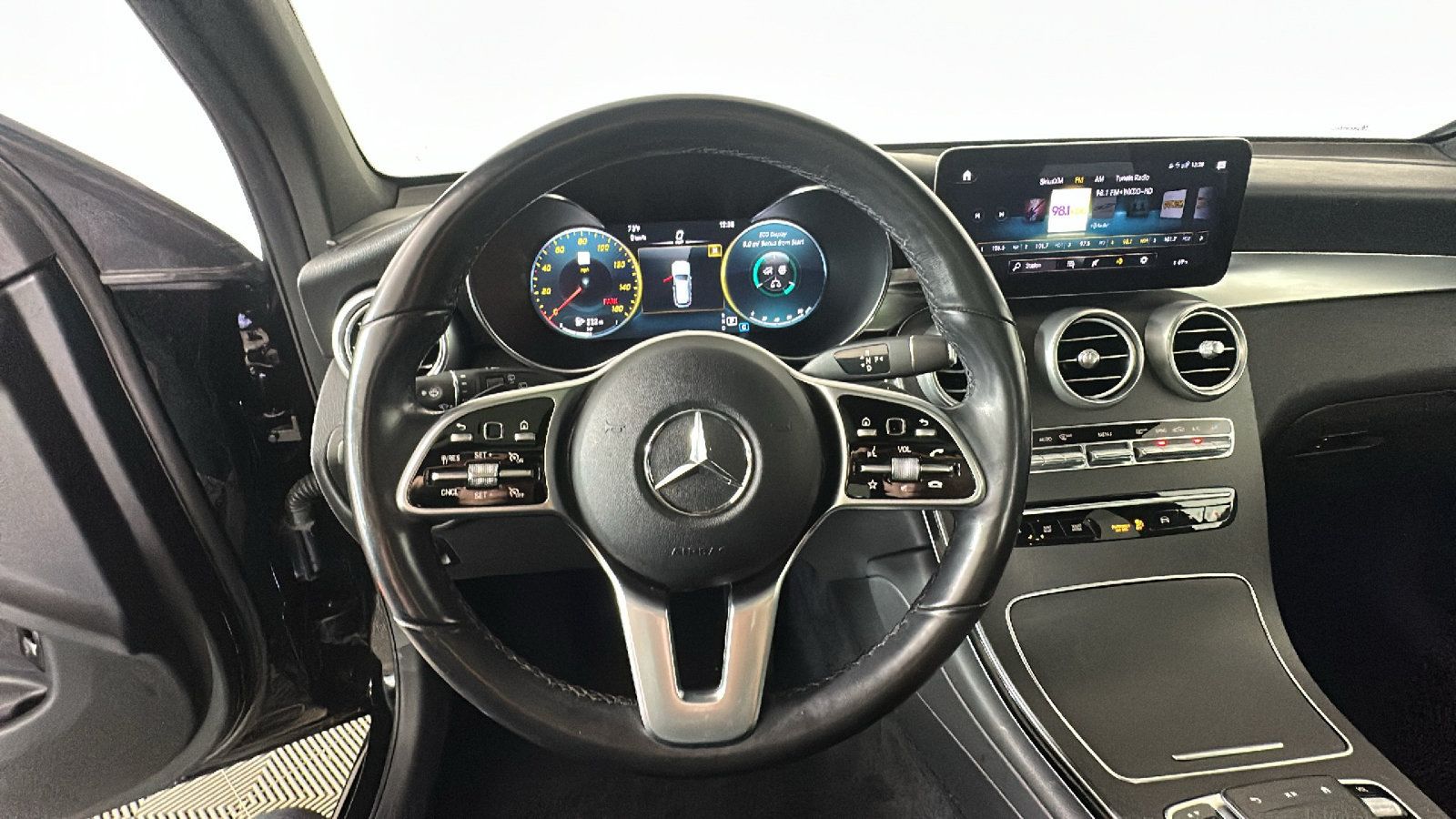 Used 2022 Mercedes-Benz GLC 300 4MATIC image 16
