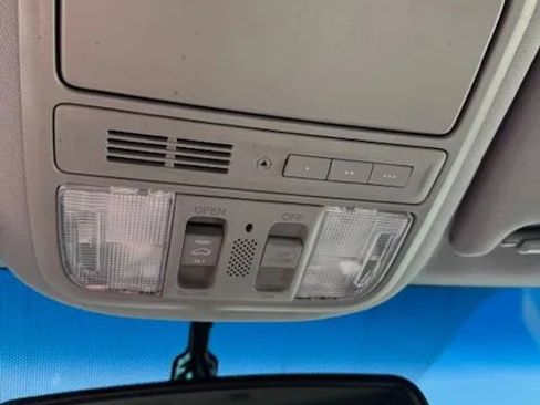 Used 2017 Honda Pilot EX-L image 18