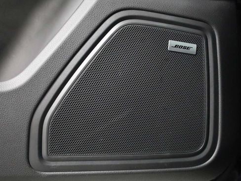 Certified 2024 Porsche Macan AWD/4WD image 17