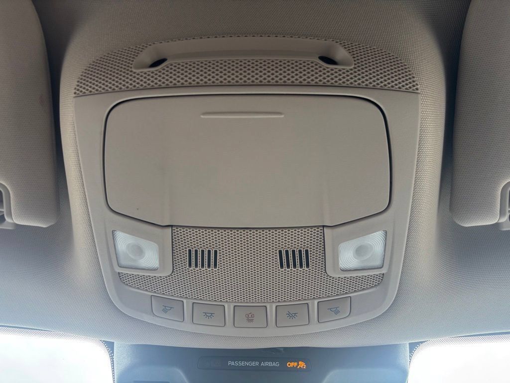 Used 2024 Ford Expedition XLT AWD/4WD image 37