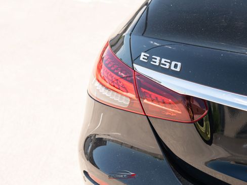 Used 2021 Mercedes-Benz E 350 4MATIC Sedan w/ Premium Package image 45