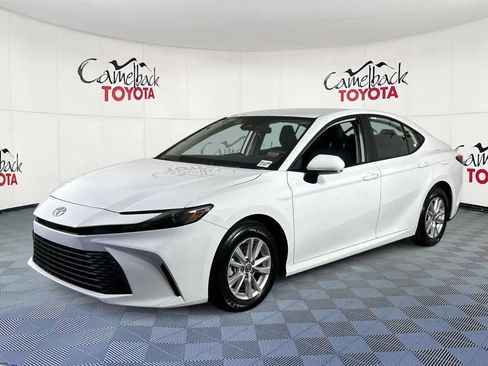 Used 2026 Toyota Camry LE FWD image 4