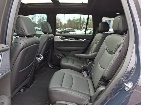 Used 2024 Cadillac XT6 Premium Luxury w/ Technology Package image 11