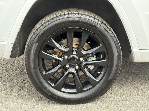 Used 2021 Jeep Grand Cherokee Laredo X AWD/4WD image 32