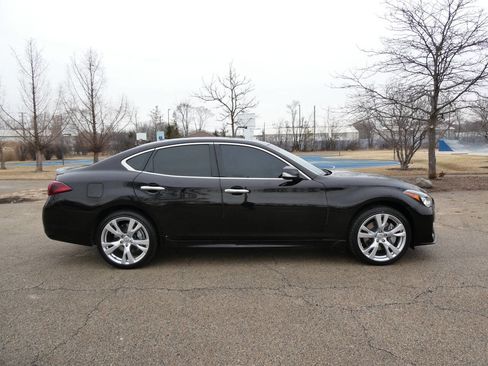 Used 2016 INFINITI Q70 5.6 w/ Sport Package image 4