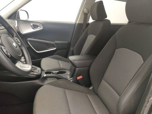 Used 2020 Kia Soul LX image 17