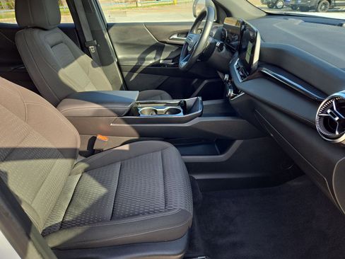 Used 2025 Chevrolet Equinox LT image 31