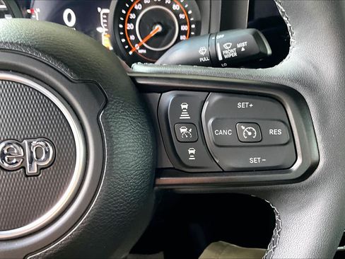 Used 2025 Jeep Wrangler Unlimited Sport AWD/4WD image 24