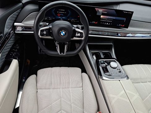 Certified 2024 BMW 760i xDrive w/ Executive Package AWD/4WD image 12