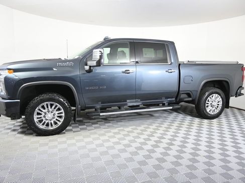 Used 2020 Chevrolet Silverado 3500 High Country w/ Z71 Off-Road Package AWD/4WD image 2