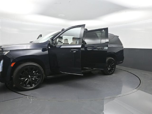 Used 2022 Cadillac Escalade ESV Sport w/ LPO, ONYX Package AWD/4WD image 42
