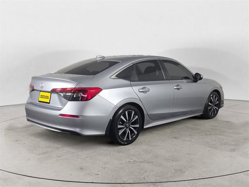 Used 2022 Honda Civic EX image 5