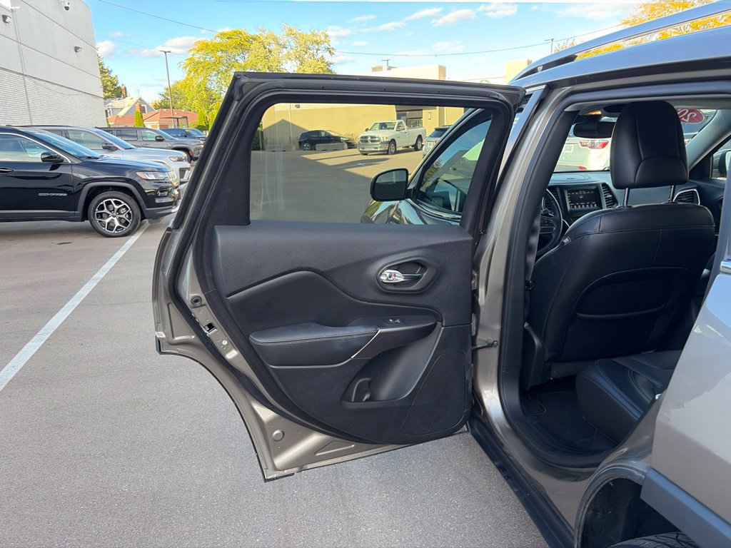 Used 2021 Jeep Cherokee Latitude Lux AWD/4WD image 10