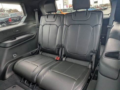 New 2026 Jeep Grand Cherokee L Limited w/ Limited Altitude Package AWD/4WD image 26