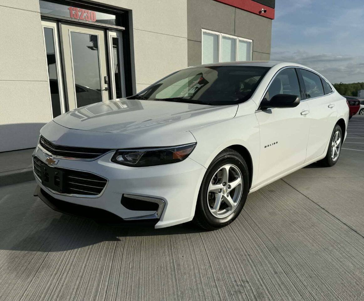 Used 2017 Chevrolet Malibu LS FWD image 2