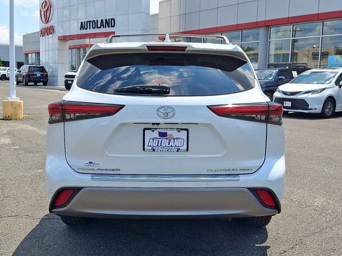 Used 2023 Toyota Highlander Platinum AWD/4WD image 6