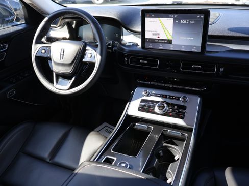 Used 2022 Lincoln Aviator AWD w/ Premium Package image 16
