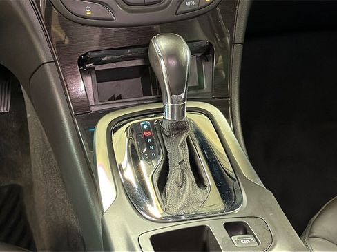 Used 2014 Buick Regal Premium w/ Driver Confidence Package #2 image 18