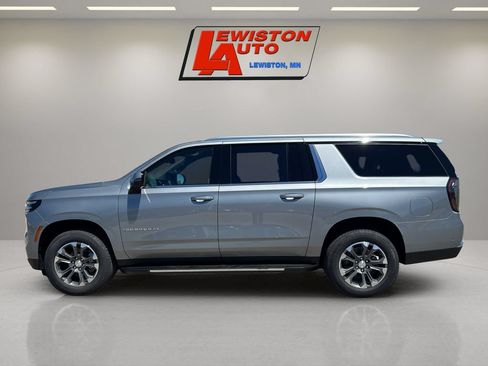 New 2026 Chevrolet Suburban LT w/ Comfort Package AWD/4WD image 10