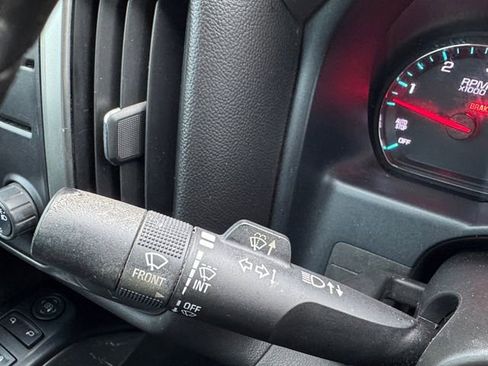 Used 2018 Chevrolet Silverado 1500 LT w/ LT Eassist Package image 25