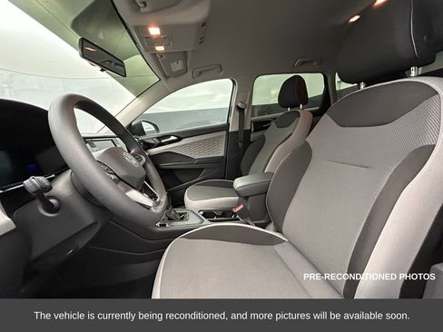 Used 2022 Volkswagen Taos S image 10