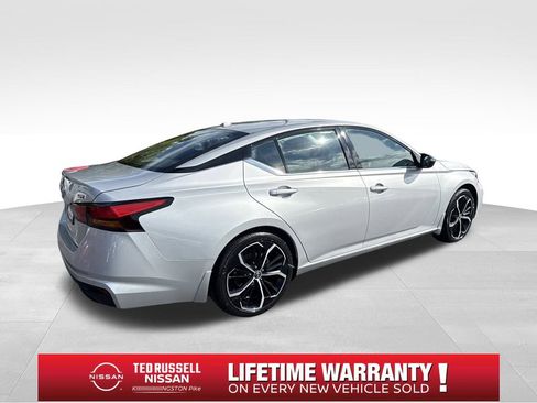 New 2025 Nissan Altima 2.5 SR w/ SR Premium Package image 8