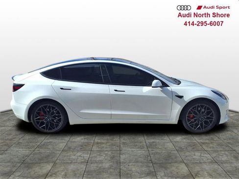 Used 2022 Tesla Model 3 Performance image 3