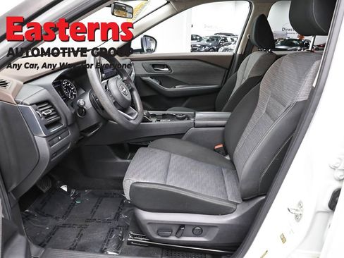 Used 2023 Nissan Rogue SV AWD/4WD image 13