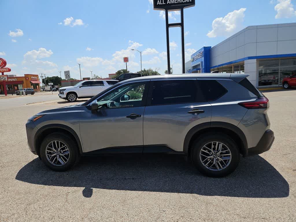 Used 2023 Nissan Rogue S AWD/4WD image 5