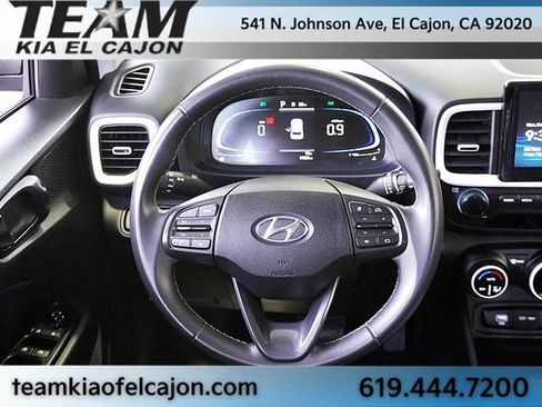 Used 2024 Hyundai Venue Limited FWD image 19